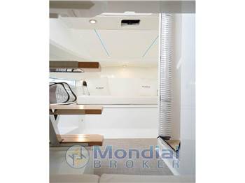 De Antonio Yachts D32