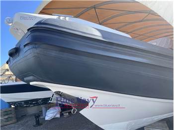 Master 699 con Mercury 200cv V6
