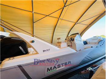 Master 699 con Mercury 200cv V6