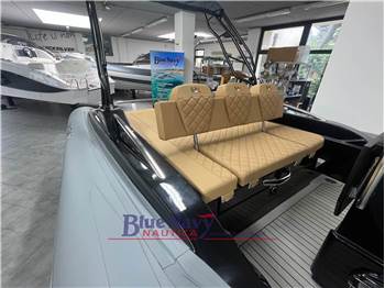 SPX 24 Sport + 200cv V6 Mercury