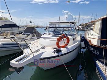Boston Whaler 305 Conquest 2 x 300 Mercury V8 VERADO