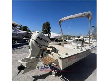 Boston Whaler 17 Montauk + Evinrude E tec 90cv 2026