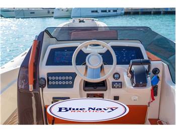 Solemar SX 30 con 2 x 250 cv V8 Mercury