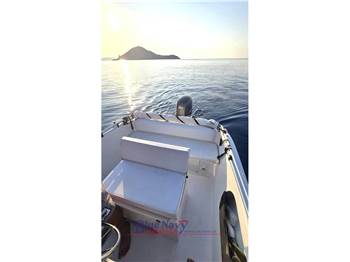 Barca 5.5mt con Yamaha 40/60 cv del 2012