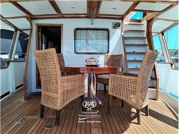 SICNA BY CAMPER & NICHOLSON NAVETTA POPPA TONDA ACCIAIO