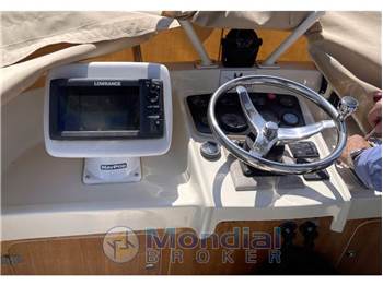 Bertram 31 Flybridge Cruiser
