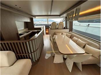 Azimut 72 Fly