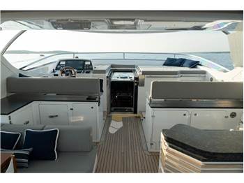 Benetti Delfino 93'