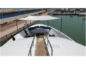 Benetti Delfino 93'