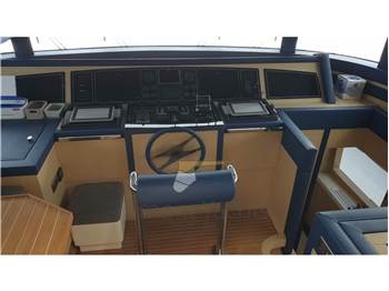 Benetti Delfino 93'