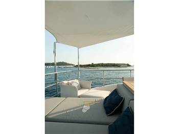 Benetti Delfino 93'