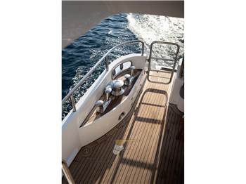 Benetti Delfino 93'