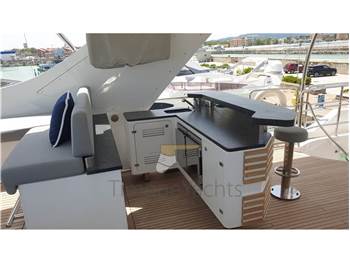 Benetti Delfino 93'