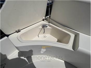 Azimut 46