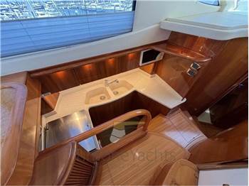 Azimut 46