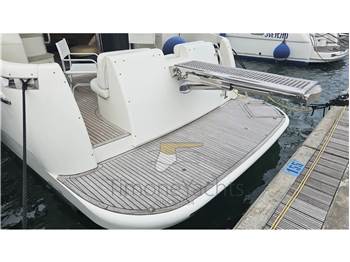 Azimut 46