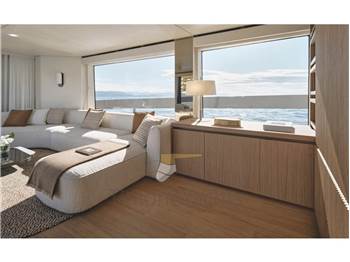 Azimut Seadeck 9