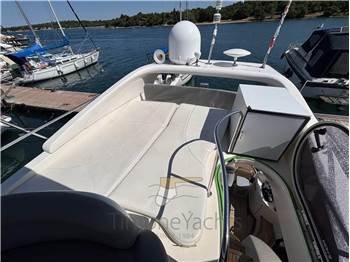 Azimut 42E