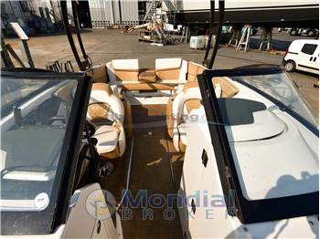 Wellcraft Marine SCARAB 255 Platinum