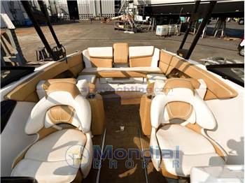 Wellcraft Marine SCARAB 255 Platinum