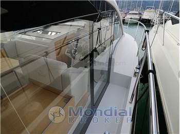 Sealine Yachts Sealine C330
