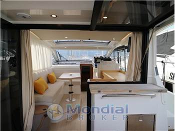 Sealine Yachts Sealine C330