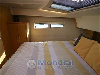 Sealine Yachts Sealine C330