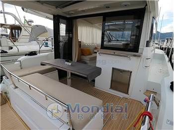 Sealine Yachts Sealine C330