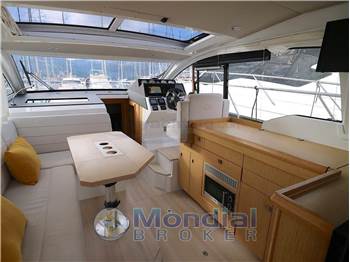 Sealine Yachts Sealine C330