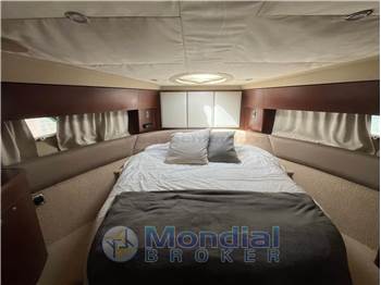 Princess Yachts 42 Fly