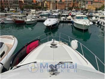 Princess Yachts 42 Fly
