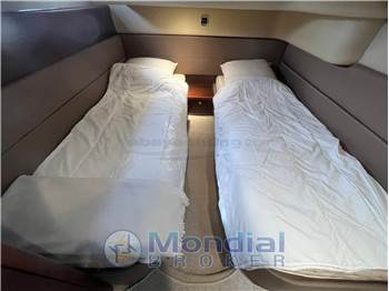 Princess Yachts 42 Fly