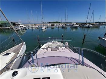 Prestige 420 Flybridge Line