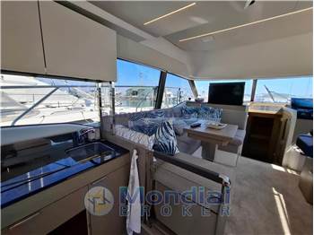 Prestige 420 Flybridge Line