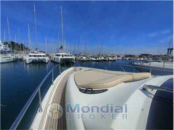 Ferretti Yachts 630