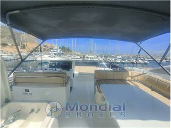 Ferretti Yachts 630