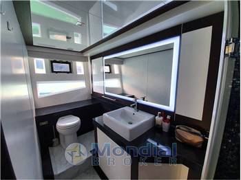 Galeon 700 Skydeck