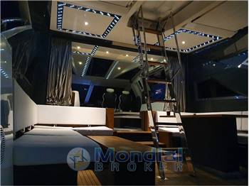 Galeon 700 Skydeck
