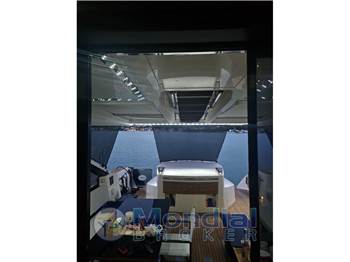 Galeon 700 Skydeck