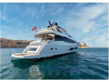 Sunseeker 95 Yacht