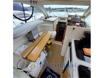 Motor Yacht Blue Navy 430 Cruiser