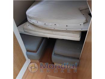 Motor Yacht Blue Navy 430 Cruiser