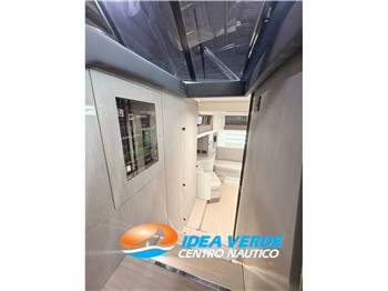 CRANCHI A46 LUXURY TENDER