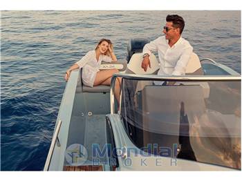 Noleggio Rent Charter Ayros XA 24 Walkaround - con patente