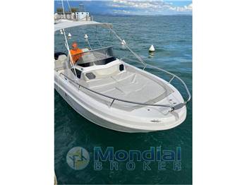 Noleggio Rent Charter Ayros XA 24 Walkaround - con patente