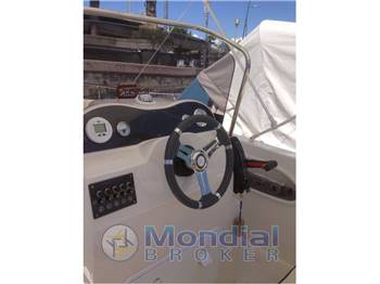 Noleggio Rent As Marine 570 Open senza patente sul Lago di Garda