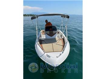 Noleggio Rent Charter Chios 170 - senza patente
