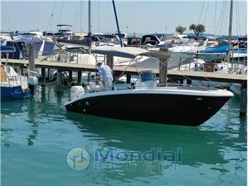 Noleggio Rent Charter Calipso 620 - senza patente