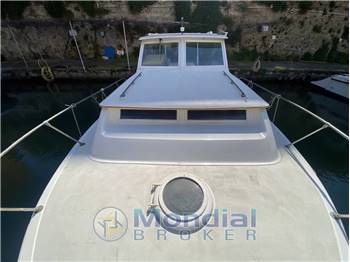 BRUNSWICH BERTRAM 28 SEDAN