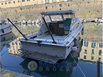 BRUNSWICH BERTRAM 28 SEDAN